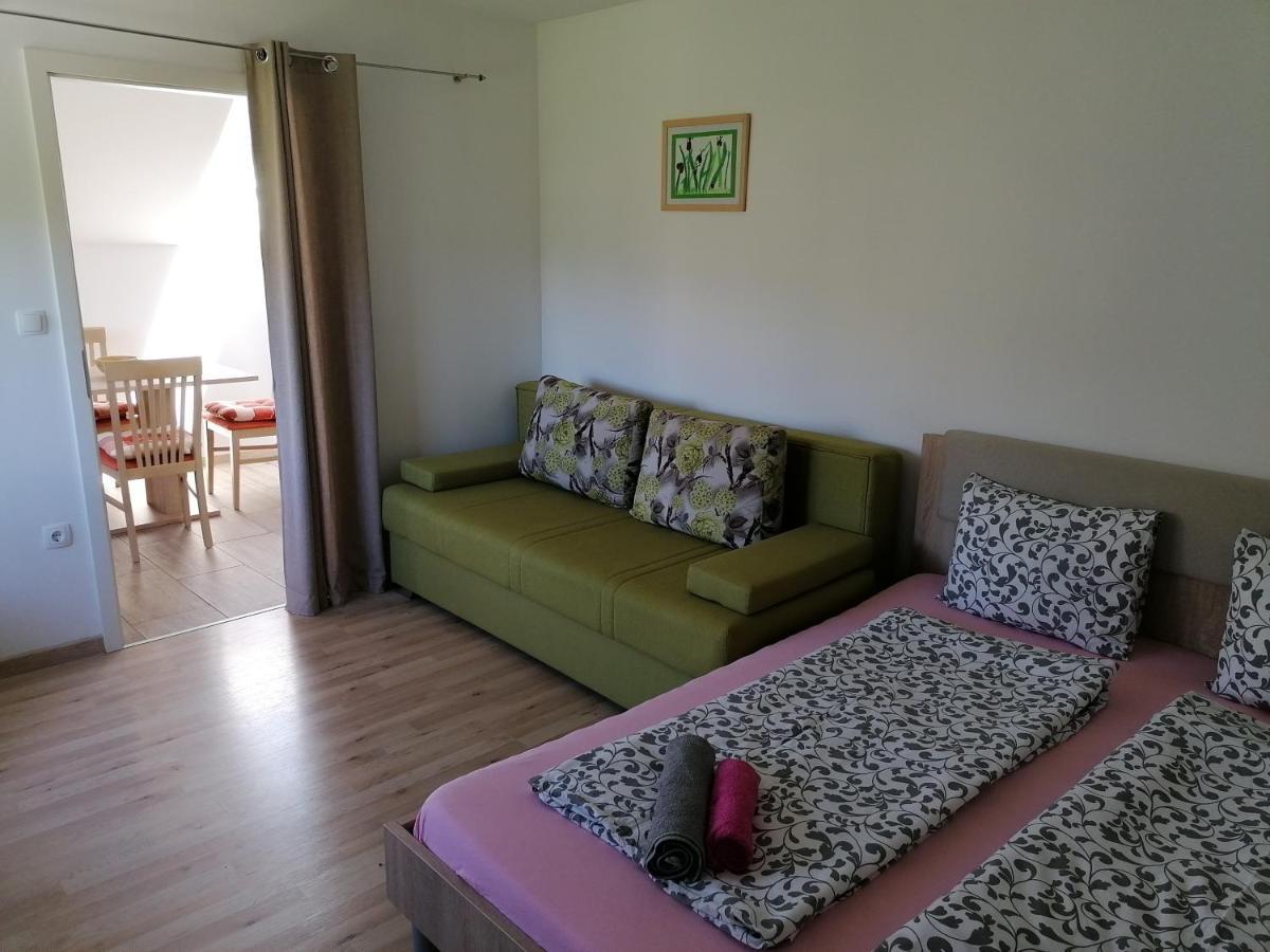 Apartment Marjetka Zirovnica Exterior foto